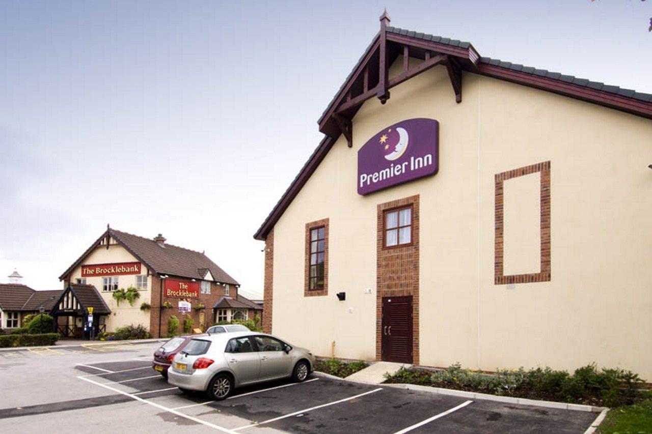 Premier Inn Telford Central Екстериор снимка
