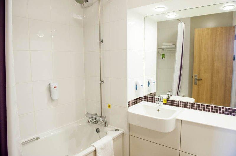 Premier Inn Telford Central Екстериор снимка